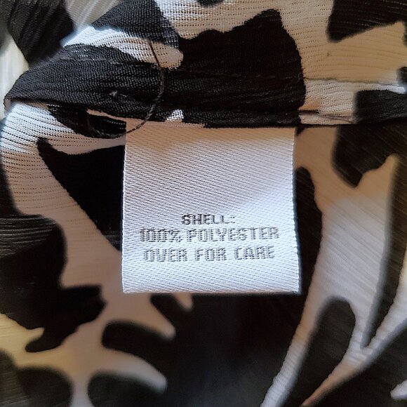 Black & White Floral Ruffle Button Down Blouse Womens Sz S Relativity Top Fairy - Picture 5 of 8